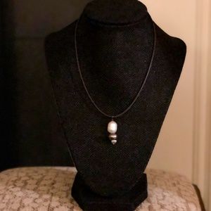 Fresh water pearl pendant necklace